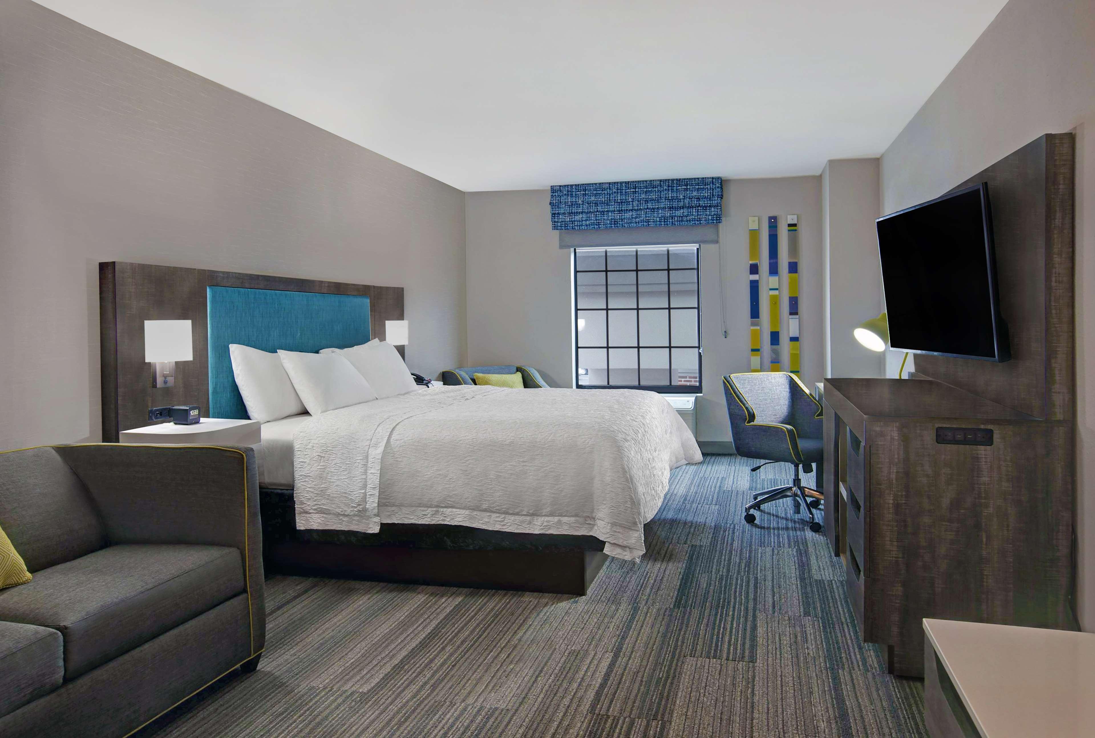 Hampton Inn Уестфийлд Екстериор снимка