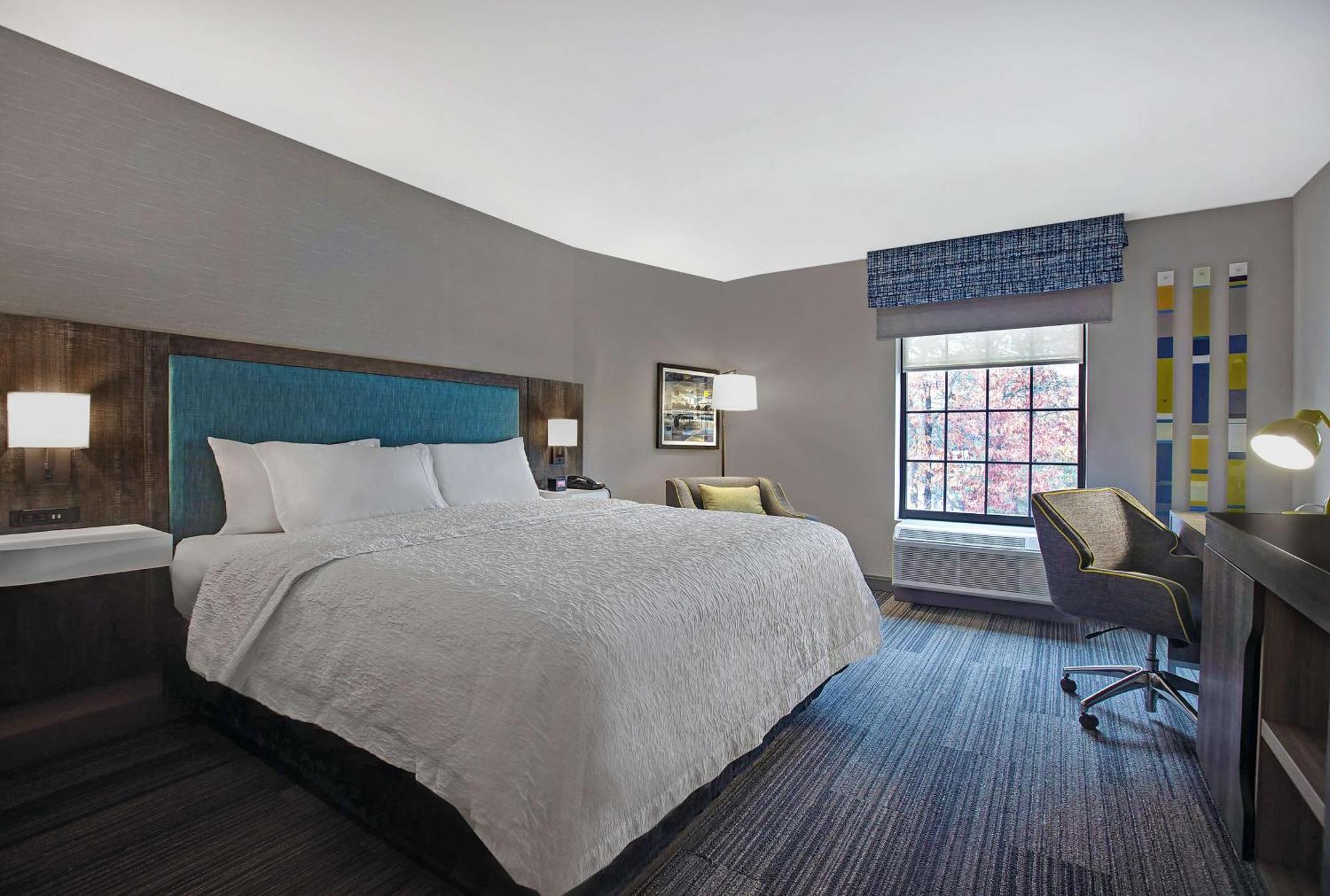 Hampton Inn Уестфийлд Екстериор снимка
