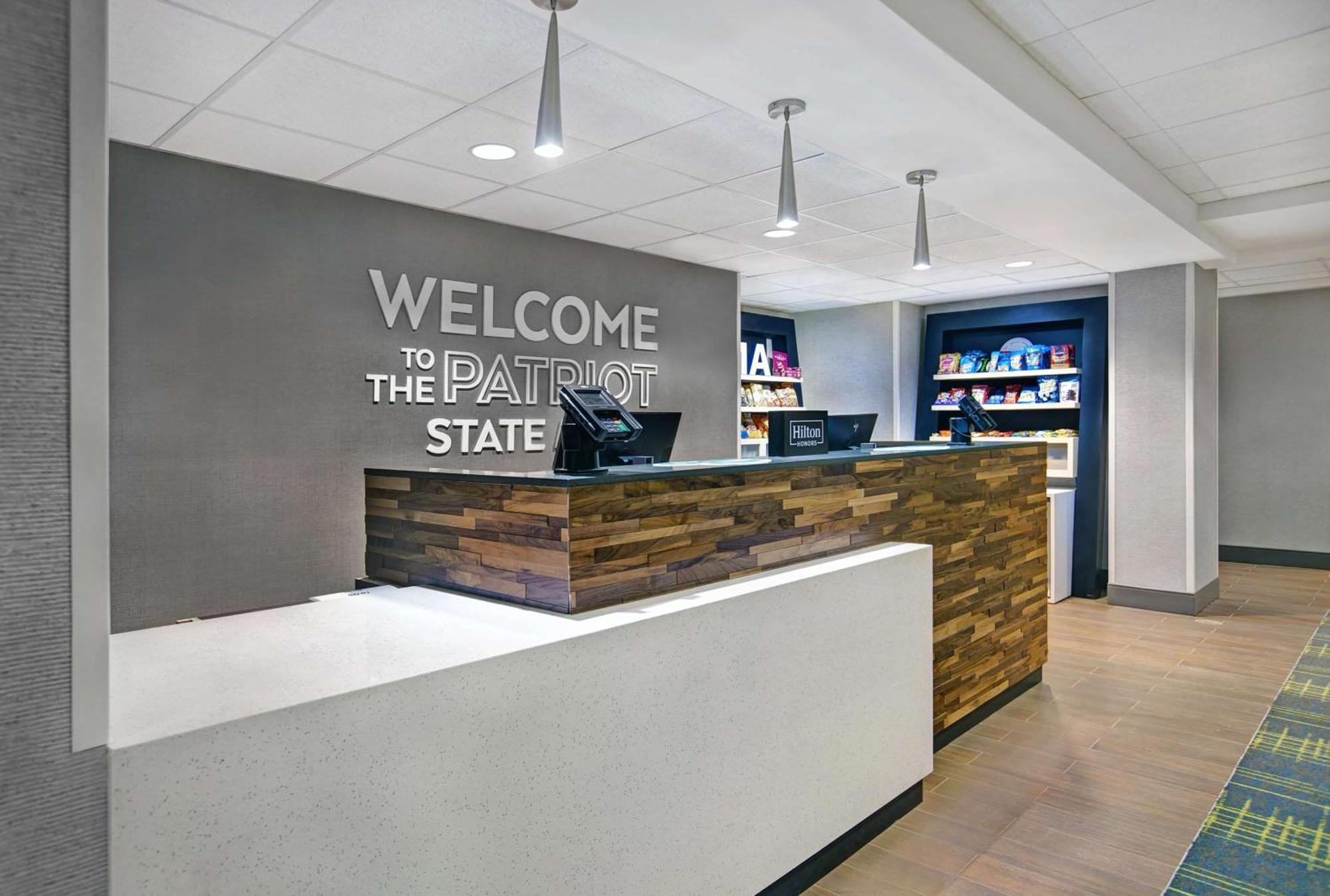 Hampton Inn Уестфийлд Екстериор снимка
