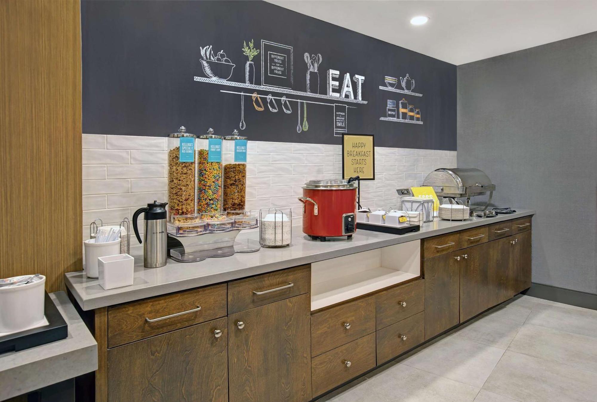 Hampton Inn Уестфийлд Екстериор снимка