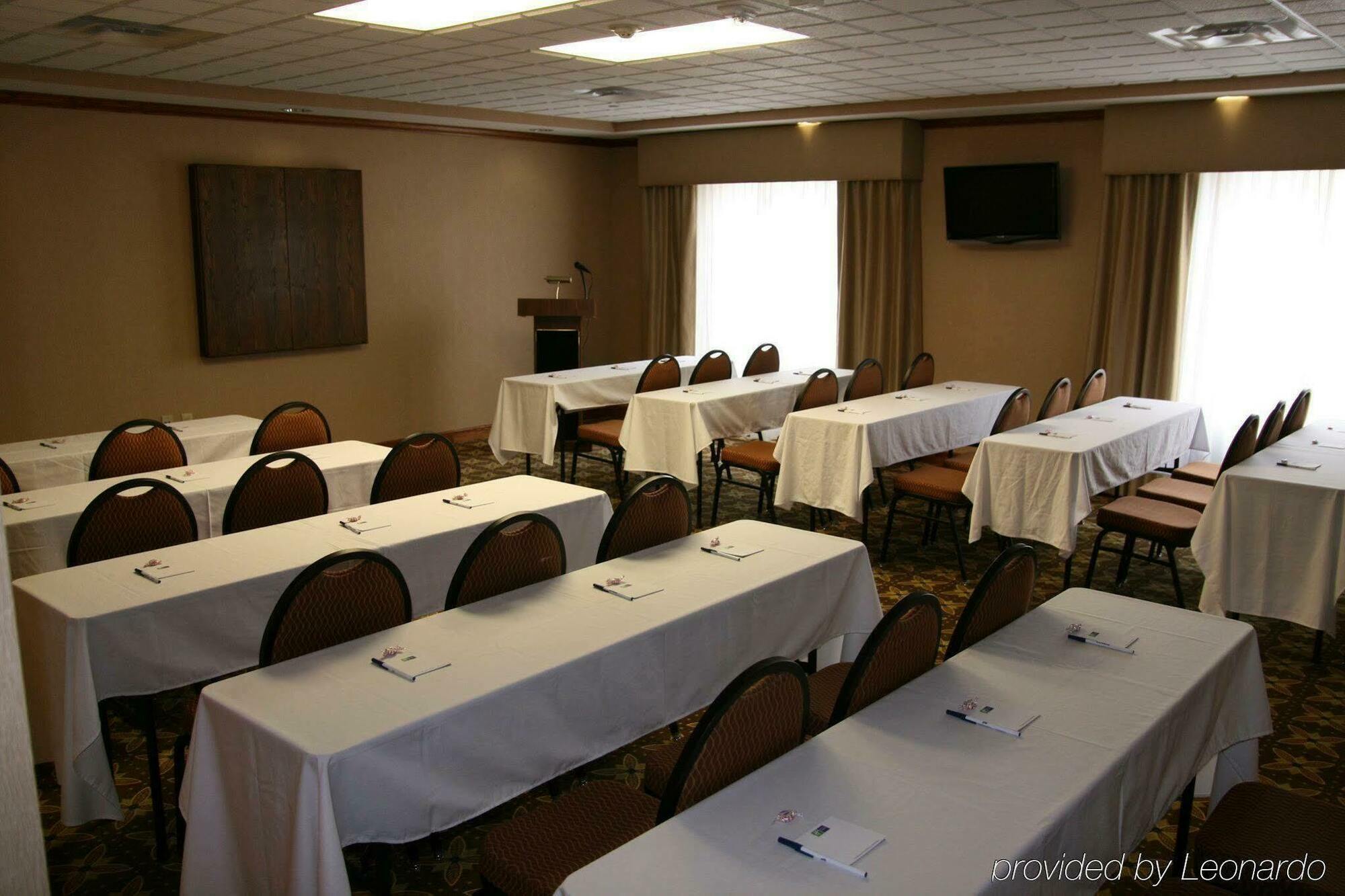 Hampton Inn Уестфийлд Екстериор снимка