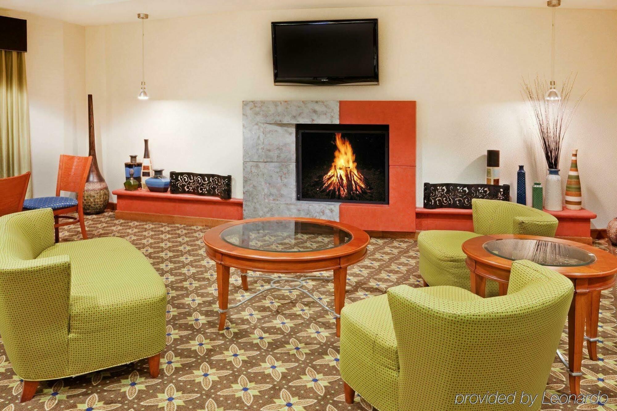 Hampton Inn Уестфийлд Екстериор снимка